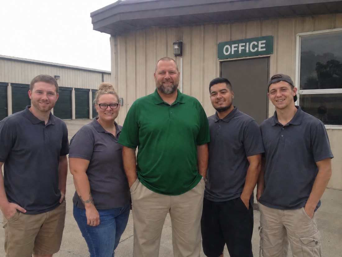 Pest control professionals in Cedar Hill, TX